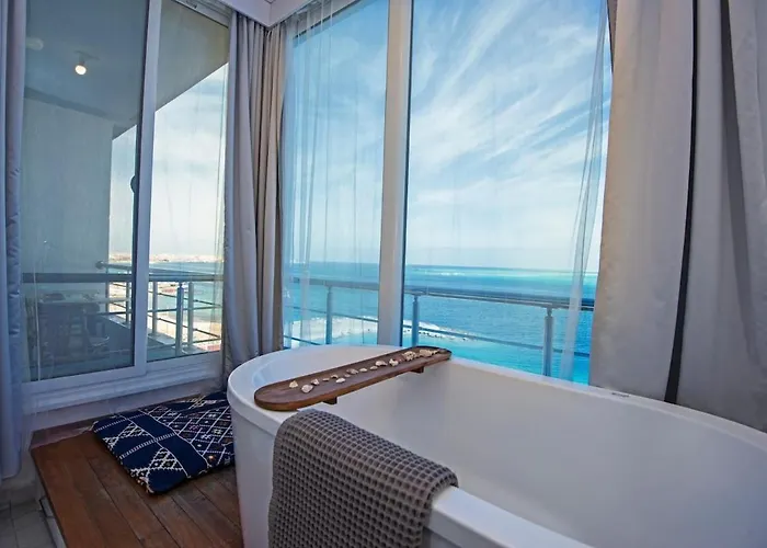 Amazing 2 Bedroom With Sea View In