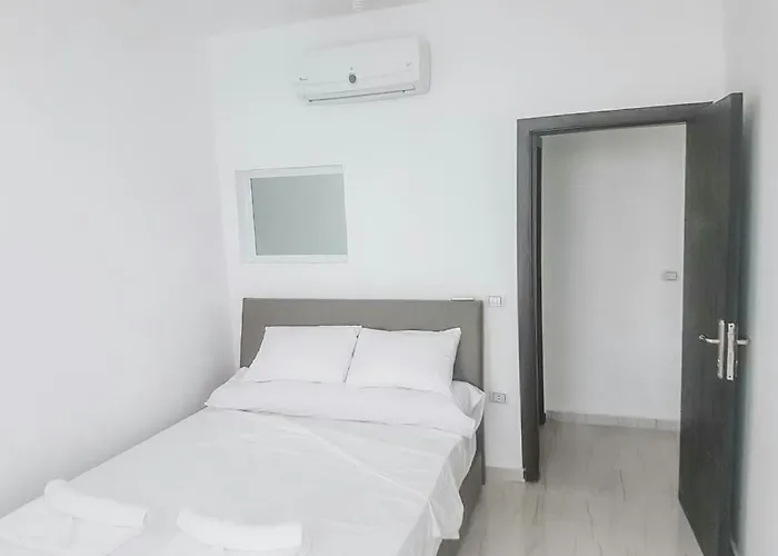 Amazing 2 Bedroom With Sea View In شقة