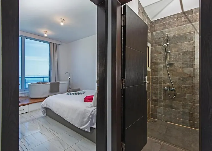 شقة Amazing 2 Bedroom With Sea View In
