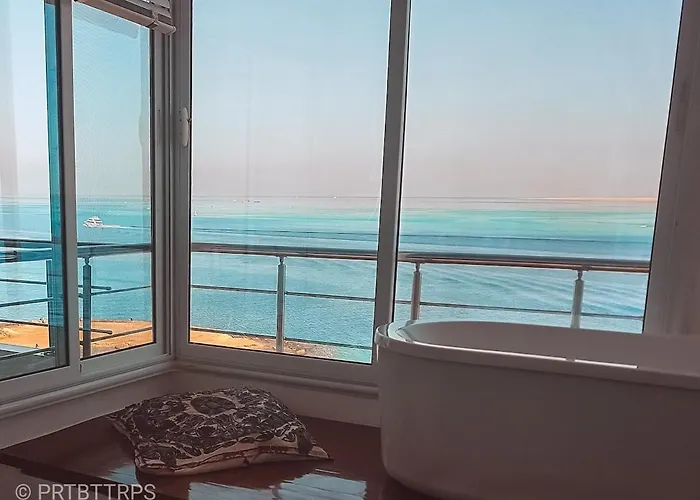 Amazing 2 Bedroom With Sea View In *